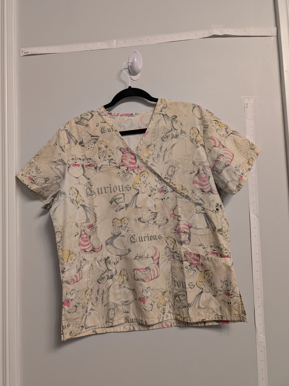 Vintage Rare Deadstock Cherokee Tooniforms Disney Alice In Wonderland Scrubs Top